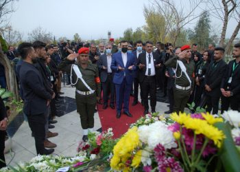 سەرکۆنسووڵی ئێران لە ساڵیادی کارەساتی کیمیاباران سەردانی هەڵەبجەی کرد