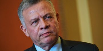 کودەتا لە ئەردەن، شەپۆلێکی دەستبەسەرکردن لە بنەماڵەی دەسەڵاتداری پاشایەتی