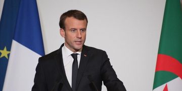 فەرەنسا لە ڕۆژی شەممەوە دەچێتە کەرەنتینەی سەرتاسەری