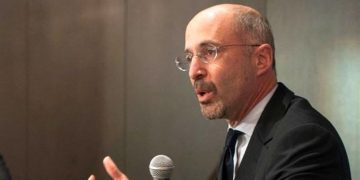 بەرپرسێکی ئەمریکی: دەزانین دەبێت گەمارۆکانی سەر ئێران هەڵبگرین