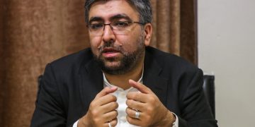 ئێران: گەڕانەوەی قۆناغ بە قۆناغ بۆ ڕێکەوتنی ناوەکی ڕەتدەکەینەوە