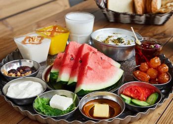 ئەو پێنج خواردنەی کە بۆ پاش ڕۆژوو شکاندن پێویستە