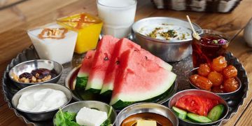 ئەو پێنج خواردنەی کە بۆ پاش ڕۆژوو شکاندن پێویستە