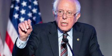 ساندرز: ئەمریکا دەبێت مافی فەڵەستینییەکان بە فەرمی بناسێت