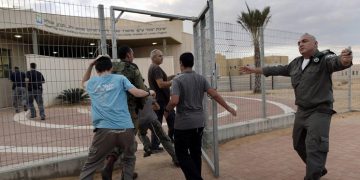 پەیامنێرێکی ئیسرائیلی: حەماس لە سەدا 75 ی دانیشتووانی ئیسرائیلی خزاندووەتە ژێر زەوینەکان