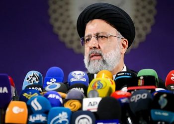 چەندین کەسایەتی ناسراو ناوی خۆیان وەک کاندیدی هەڵبژاردنەکانی سەرۆکایەتی ئێران تۆمار کرد