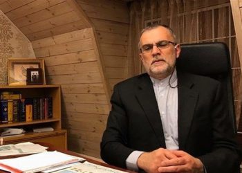 ئێران: ئامادەی هەڵگرتنی ڤێزەین لە گەڵ عێراق