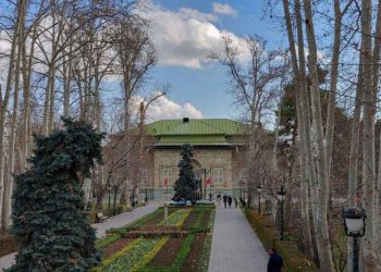 باخی سەعدئابادی تاران، کۆمەڵە کۆشک و بینایەکی مێژوویی