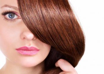 بە چەند ڕێگایەکی سرووشتی قژت جوانتر بکە