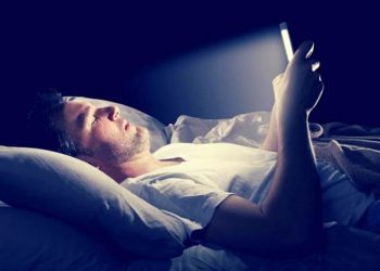 چەند ڕێگایەک بۆ چارەسەرکردنی کەم خەوی