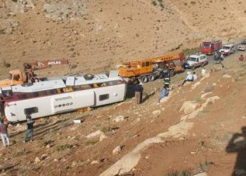 بە هۆی ڕووداوێکی هاتووچۆ لە ئێران 2 پەیامنێر کوژران و 21 ی دیکەش بریندار بوون