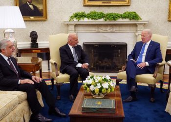 ئەفغانستان: دانوستانەکانی ئاشتی سەرەڕای هێرشەکانی تاڵیبان بەردەوام دەبێت