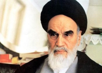 ئیمام خومەینی (رە) ئاڵاهەڵگری یەکڕیزی موسڵمانان