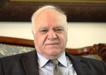 ڕاوێژکارێکی کازمی: بەرزبوونەوەی نرخی نەوت، کورتهێنانی بودجەی عێراق قەرەبوو دەکاتەوە