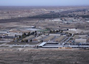 بنکەی سەربازی عەین ئەسەدی ئەمریکا لە عێراق مووشەک باران کرا