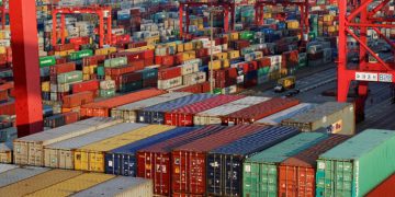 بازرگانی دەرەکی ئێران لە سێهەم مانگی ئەمساڵی کۆچی هەتاوی 8 ملیار دۆلاری تێپەڕاند