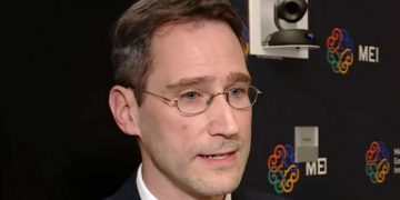 بەرپرسێکی ئەمریکی: داوا لە گرووپە عێراقییەکان دەکەین کاریان بە ئێمەوە نەبێت