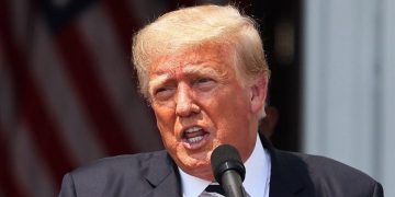 ترەمپ: ئەمریکا بەرەو لەناوچوون دەڕوات