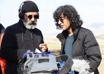 “بێ نیشتمان” بە ڕۆڵ بینینی “بەڕۆژ ئاکرەیی” شاعیر و نووسەری کورد لە سینەماکانی هەرێمی کوردستان