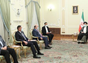 ڕەئیسی: بەڕێوەچوونی کۆنفرانسی وڵاتانی دراوسێ لە عێراق هەنگاوێکی پیرۆزە