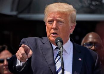 ترەمپ: بایدن و ژنڕاڵەکانی پلانی کشانەوەیان لە ئەفغانستان بە پێچەوانەوە جێبەجێ کرد