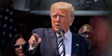 ترەمپ: بایدن و ژنڕاڵەکانی پلانی کشانەوەیان لە ئەفغانستان بە پێچەوانەوە جێبەجێ کرد