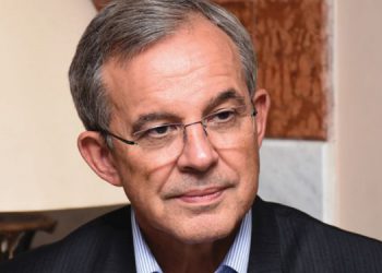 ئەندامێکی پەرلەمانی ئەورووپا: مەکرۆن سیاسەتێکی هەڵەی لە بەرامبەر سوریا هەیە