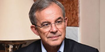 ئەندامێکی پەرلەمانی ئەورووپا: مەکرۆن سیاسەتێکی هەڵەی لە بەرامبەر سوریا هەیە