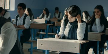 “ئەزموون” لە فێستیڤاڵی نێوده‌وڵه‌تی فیلمی “کاڕلۆڤی ڤاری” پێشوازیی لێکرا