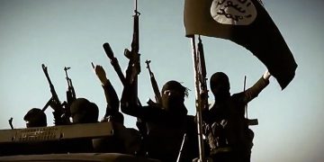 فەرماندەیەکی حەشدی شەعبی: داعش چەکی پێشکەوتووی پێیە و مەترسیدارتر بووە