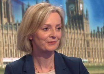 لیز تراس بووە وەزیری دەرەوەی بەریتانیا