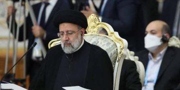 ڕەئیسی: جیهان پێی ناوەتە قۆناغێکی نوێ و سەردەمی زاڵبوون و دەسەڵاتدارێتی تاکلایانە کۆتایی هاتووە