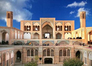 مزگەوت و خوێندنگەی ئاغە گەورەی کاشان لە ئێران