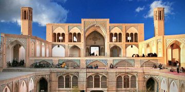 مزگەوت و خوێندنگەی ئاغە گەورەی کاشان لە ئێران