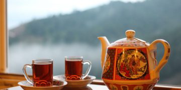 ئەو 13 خاڵە گرنگەی کە دەبێت سەبارەت بە خواردنی چا بیزانین