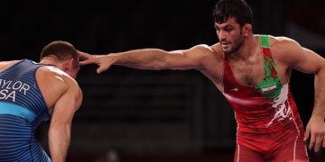 حەسەن یەزدانی تۆڵەی لە دەیڤید تەیلۆری ئەمریکی کردەوە