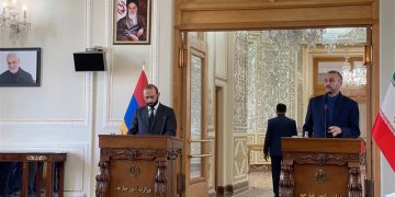 ئەمیر عەبدوڵڵاهیان: کێشەکانی ناوچەکە دەبێت بە هاوبەشی و بە دوور لە دەستێوەردانی دەرەکی چارەسەر بکرێت