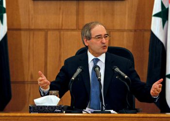 وەزیری دەرەوەی سوریا: واز لە یەک بست خاکی سوریا ناهێنین