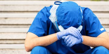 ژمارەی قوربانیانی کۆرۆنا لە ئەمریکا 700 هەزار کەسی تێپەڕاند