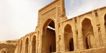 کاروانسەرای ڕۆبات شەرەف، مۆزەخانەی خشتکاریی ئێران