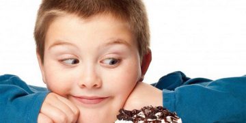 زیانە تەندرووستییەکانی زۆرخواردنی شیرینی