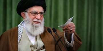 ئەوانەی بۆ ئاسایشی خۆیان پشت بە بێگانە دەبەستن زیان دەبینن / بوونی سوپای بێگانە تەنیا ناوچەکە دەڕووخێنێت