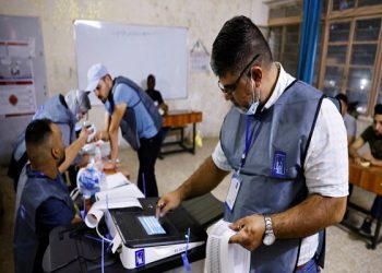 عێراق: دەنگی 800 سندۆق بە دەست هەژمار دەکرێتەوە