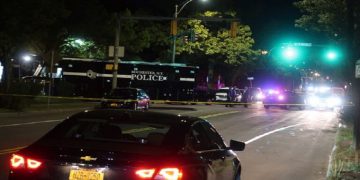 کوژران و برینداربوونی 15 کەس بە هۆی ڕووداوی تەقەکردنەوە لە ئەمریکا