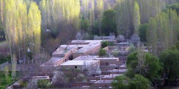 سەرسوڕهێنەرترین گوندی ئێران بناسین / هاتنی ژنان بۆ ئەم گوندە قەدەغەیە