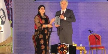 ڕۆماننووسی کورد، جان دۆست لە لایەن مەم و زینەوە خەڵات کرا”