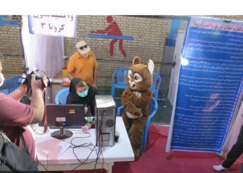 بانگهێشتی خەڵک بۆ کوتانی ڤاکسێن لە لایەن فێستیڤاڵی شانۆی سەرشەقامی مەریوانەوە