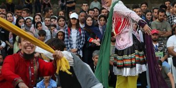 دەستپێکردنی پانزەهەمین فێستیڤاڵی نێودەوڵەتی شانۆی سەرشەقامی مەریوان