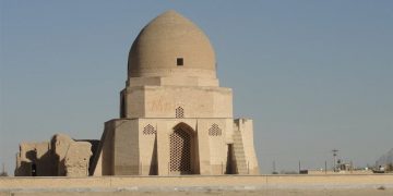 مزگەوتی ئەزیران، بینایەکی سەردەمی سەلجوقییەکان لە ئێران