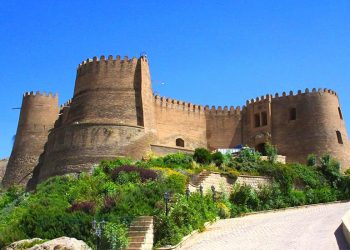 قەڵای فەلەکولئەفلاک، شکۆی پارێزگای لوڕستانی ئێران